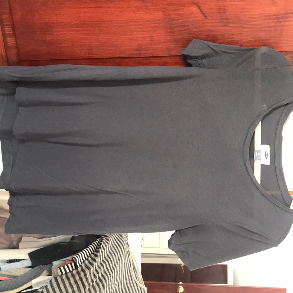 Long and flowy gray tee